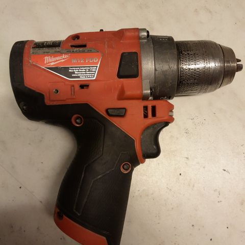 Defekt Milwaukee M12 drill