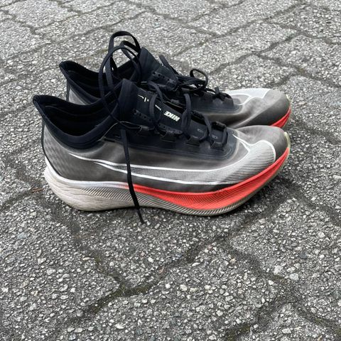 Nike zoom fly 3