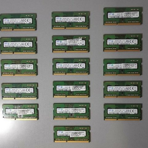 8stk 4GB Samsung DDR3 1600 mhz Laptop RAM , minnebrikker