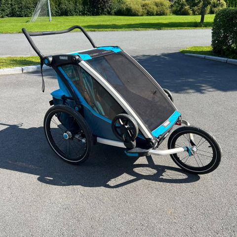 Thule Chariot Cross 2 med mye utstyr