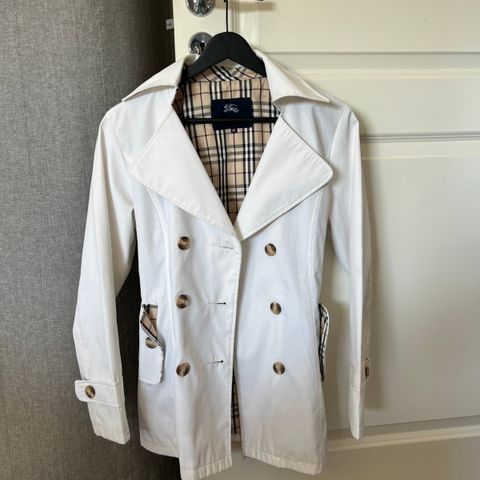 Burberry trenchcoat