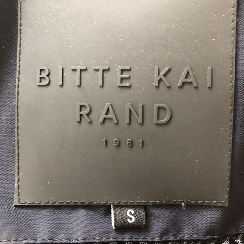 Kåpe fra Bitte Kai Rand