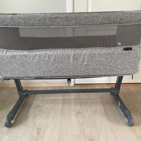 YNGRI BEDSIDE CRIB