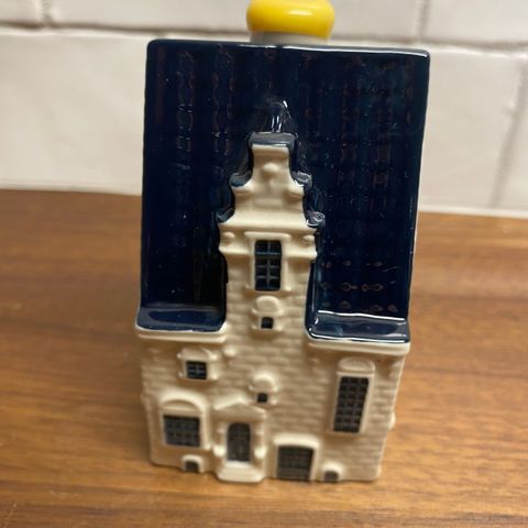 Delft-blue hus / KLM House nr. 89 selges