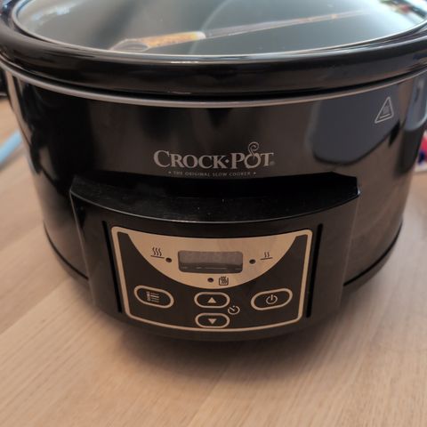 Slow cooker