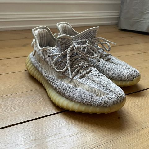 Yeezy 350 v2