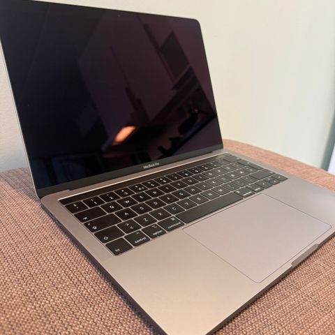 MacBook Pro 13" (2019) - 128 GB SSD, 8 GB RAM