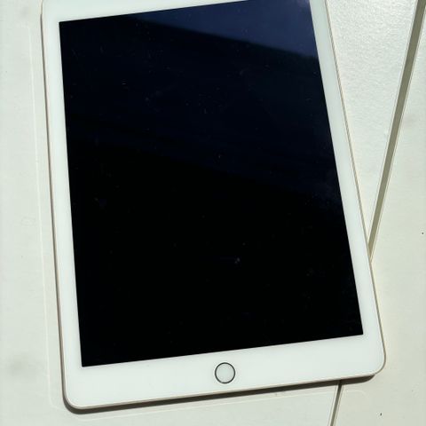 iPad Air 2. 64Gb. Gold
