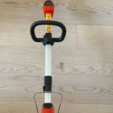 Husqvarna kantklipper/gresstrimmer med batteri og lader