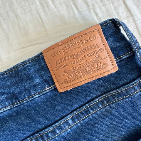 Levi’s high rise bootcut 725