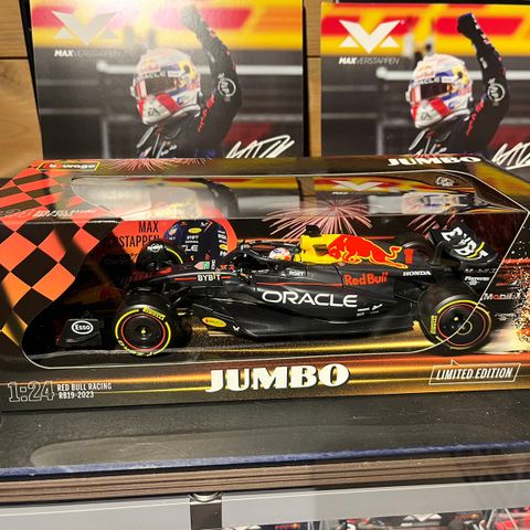 Burago 1:24 Max Verstappen RedBull 2023 RB19 formel 1