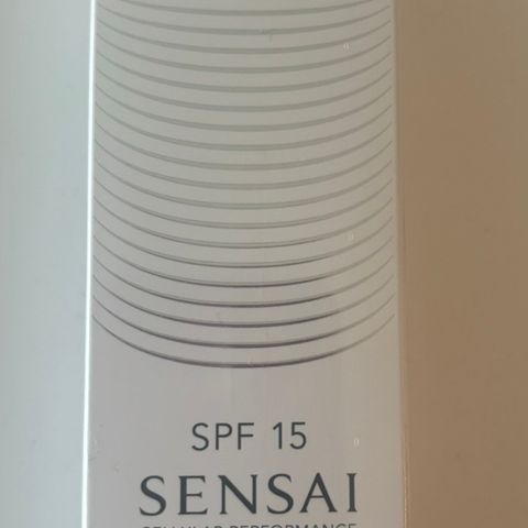 Sensai Brightening Makeup Base spf 15