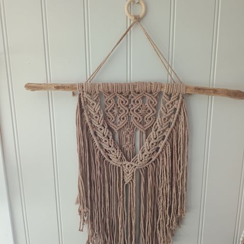 Håndlaget macrame veggpynt