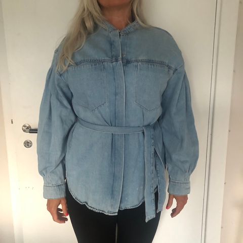 Oversized skjorte-jakke i denim