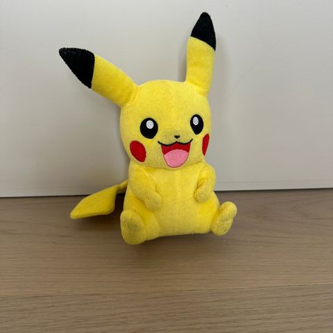 Pikachu bamse