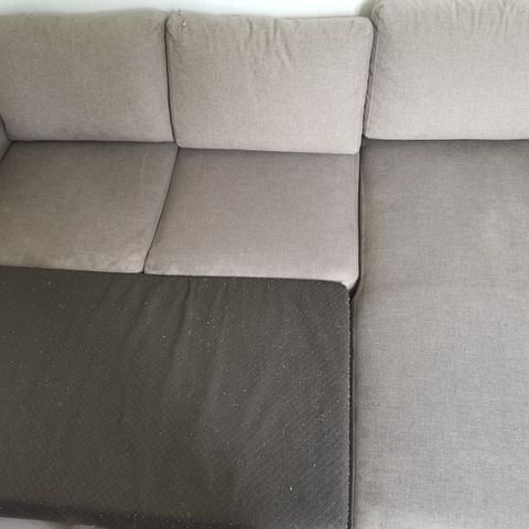 Selger en fortsatt godt Sovesofa noen bruksmerker og litt skade på materiale.