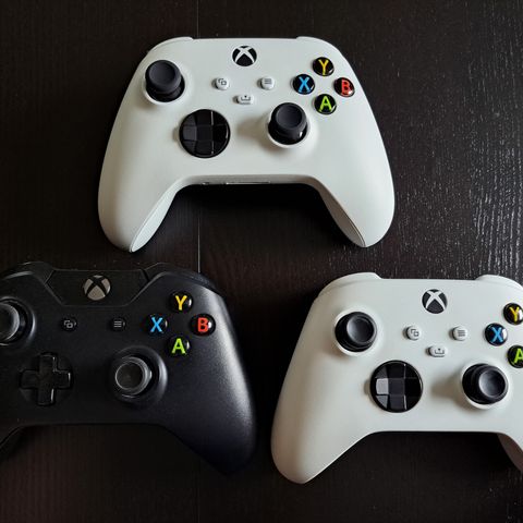 3stk. Xbox One / Series S/X kontroller med små defekter