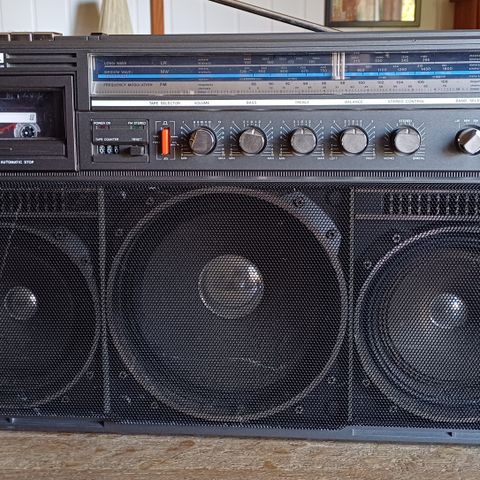 VINTAGE PHILIPS BOOMBOX