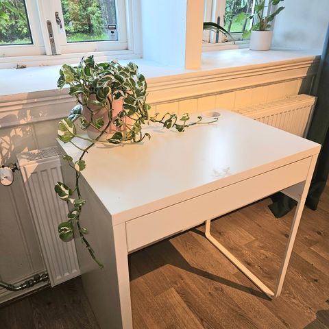 IKEA skrivebord "Micke" 73x50 cm