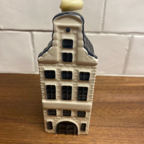 Delft-blue hus / KLM House nr. 42 selges