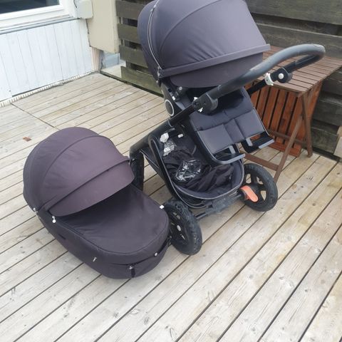 Stokke trailz barnevogn med sportsdel, babydel og regntrekk.