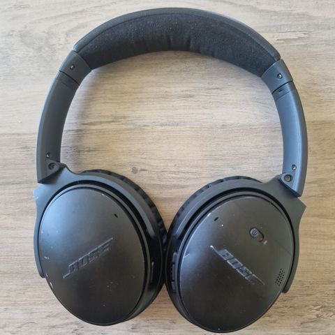 Bose QuietComfort trådløse around-ear hodetelefoner (sort)