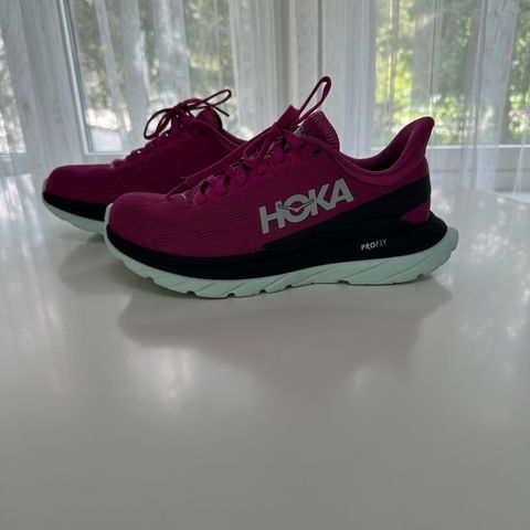 Hoka profly