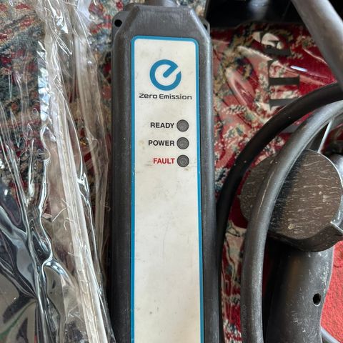 Nissan leaf lader