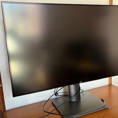 Dell 3219q monitor