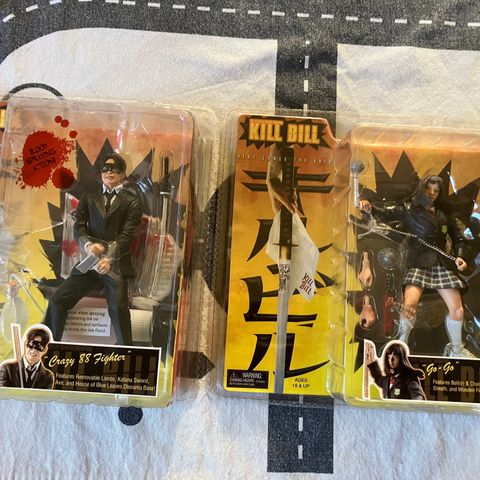 2 Kill Bill actionfigurer, Go-Go og Crazy 88