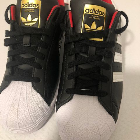 Adidas sko str 40,5