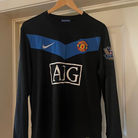 Manchester United 09/10 bortedrakt m/ Darren Fletcher på ryggen. 500kr