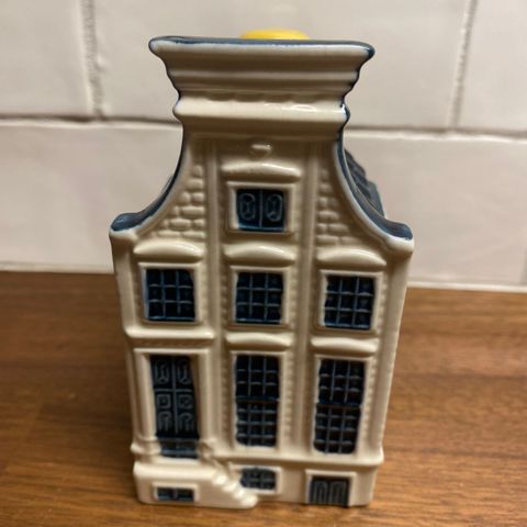 Delft-blue hus / KLM House nr. 63 selges