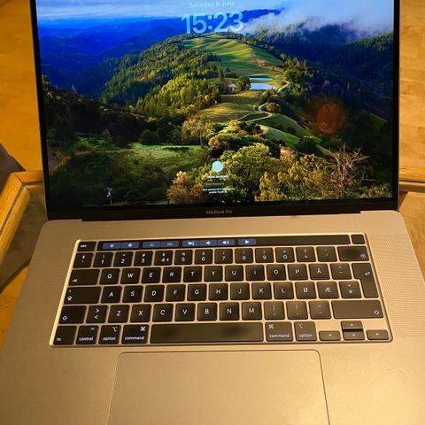 Late 2019 MacBook Pro 16", i9, 1TB SSD, 64GB Ram, Radeon Pro 5500M