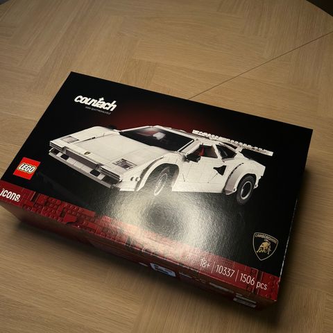 LEGO® Icons Lamborghini Countach 5000 Quattrovalvole