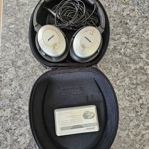 QuietComfort 15, Bose Hodetelefoner