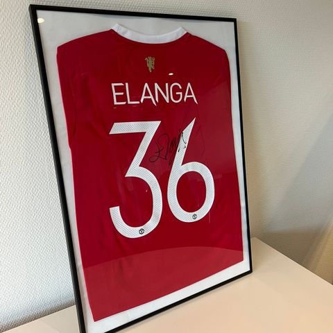 Signert Manchester United drakt av Anthony Elanga