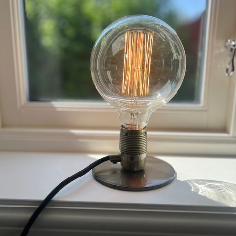 Frama bordlampe