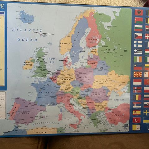 Skrivebordsunderlag matte ca 50*35 cm Europakart