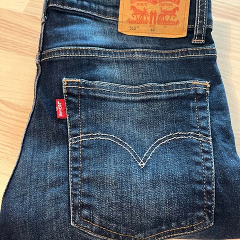 Levis jeans str 16 brukt kun en gang