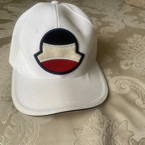 Moncler caps