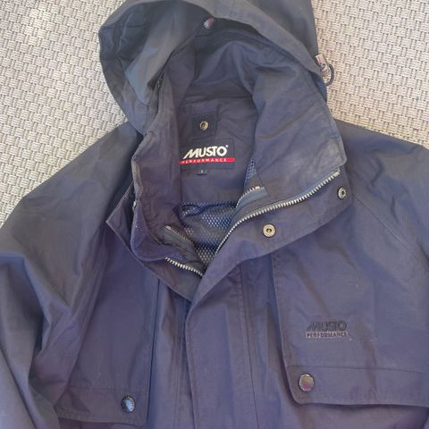 MUSTO Performance jakke