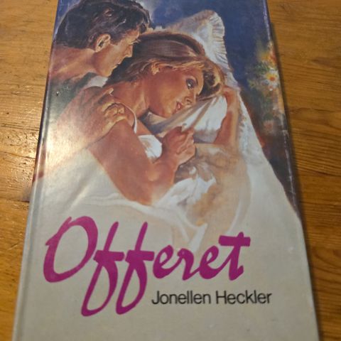 Jonellen Heckler - Offeret