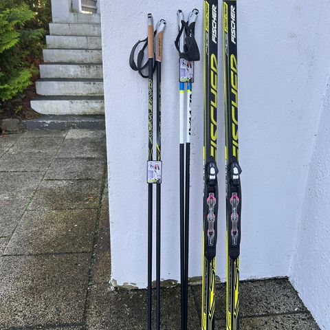 Fischer Langrennsski med Staver – Komplett Sett!