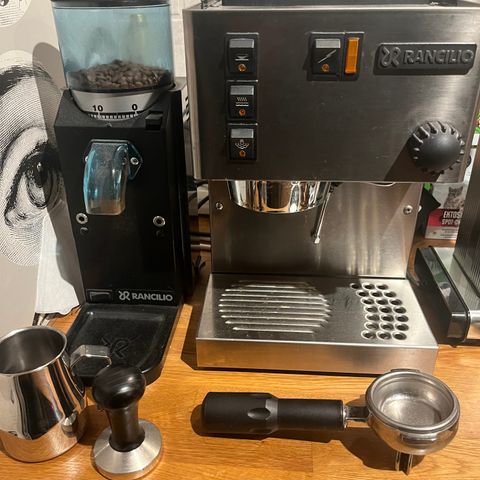 Rancilio kaffemaskin  + Rocky kvern