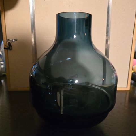 Glass vase