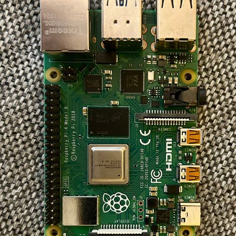 Raspberry Pi 4 Model B 2 GB RAM