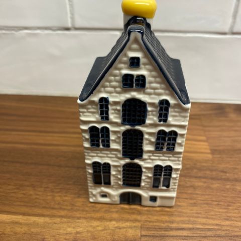 Delft-blue hus / KLM House nr. 37 selges