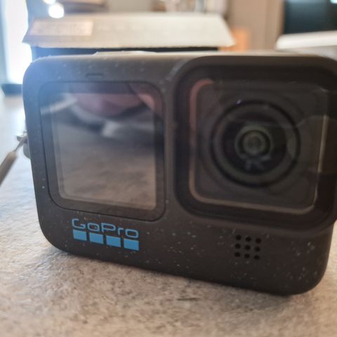 GoPro Hero 12 Black med diverse utstyr