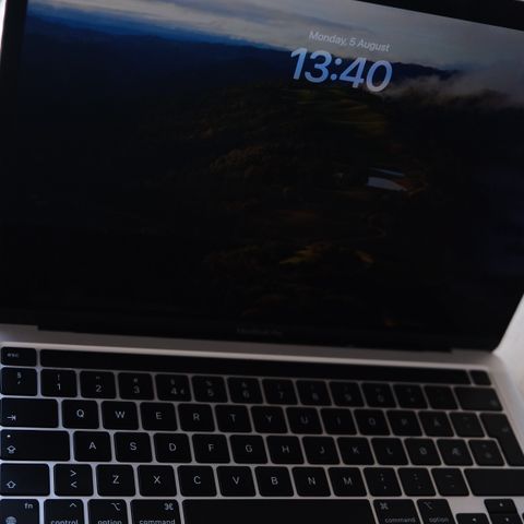 MacBook Pro M1 2020, 500gb, sølv